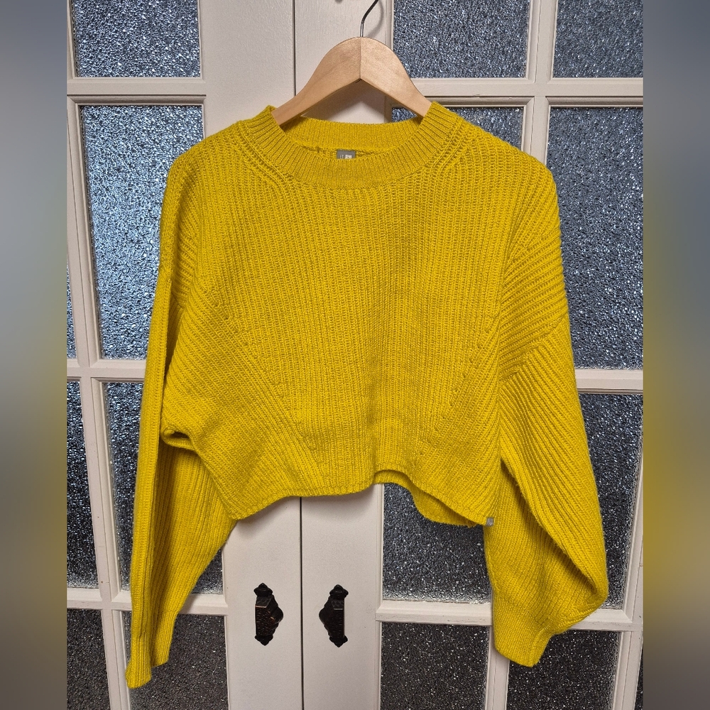FWD Friday yellow gold sweater knit size medium